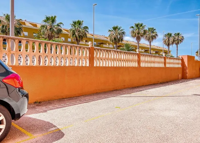 Castillo-playa * Denia